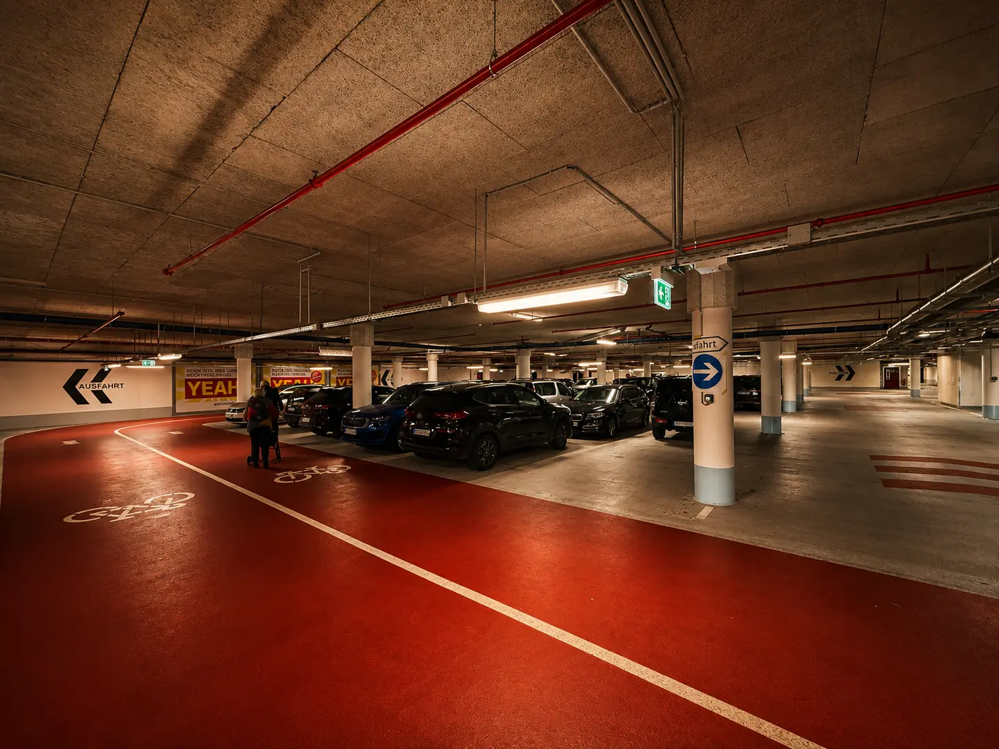 Geräumige Tiefgarage von EDEKA Höfling