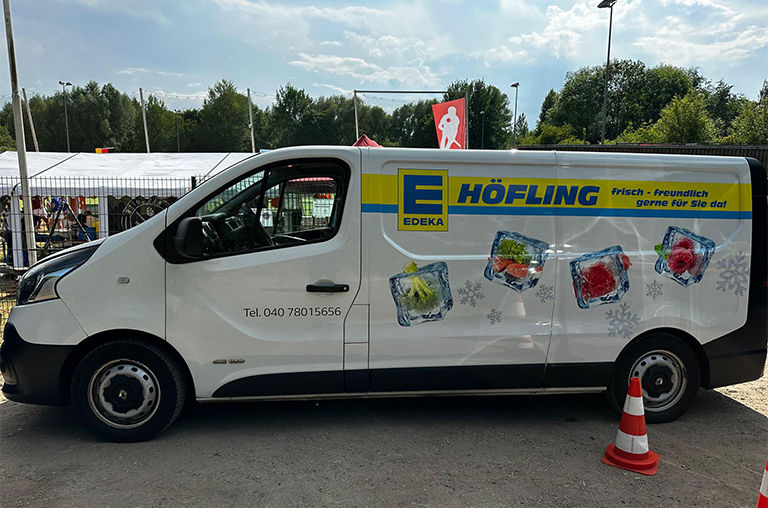 Der EDEKA-Höfling-Lieferwagen